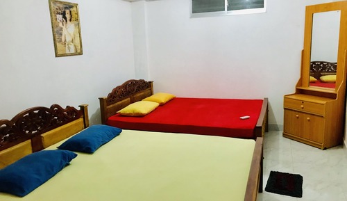 Habitación estándar con 1 cama doble o 2 individuales