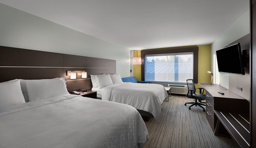 Suite, 2 Queen Beds, Accessible, Bathtub