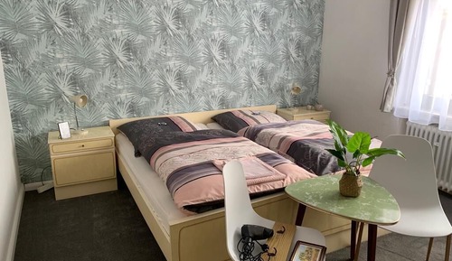 Habitación con 1 cama doble o 2 individuales, baño privado