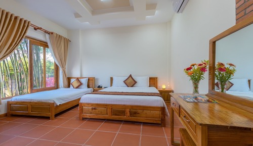 Bungalow Deluxe, vistas al jardín (Triple)