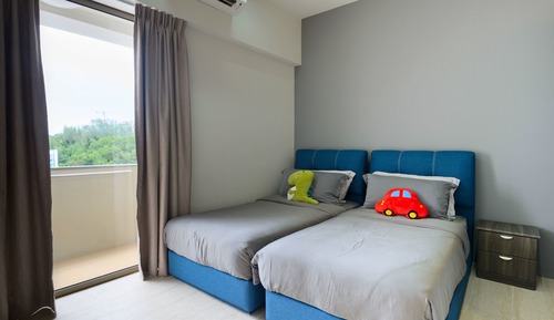 Apartamento familiar, 2 habitaciones, vistas parciales al mar, frente a la playa