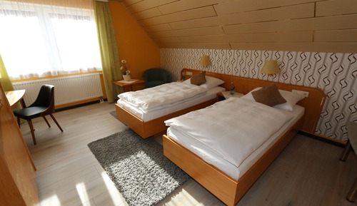Habitación Confort con 1 cama doble o 2 individuales, 1 cama de matrimonio grande, vistas al canal