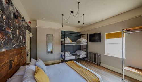 Habitación cuádruple Deluxe