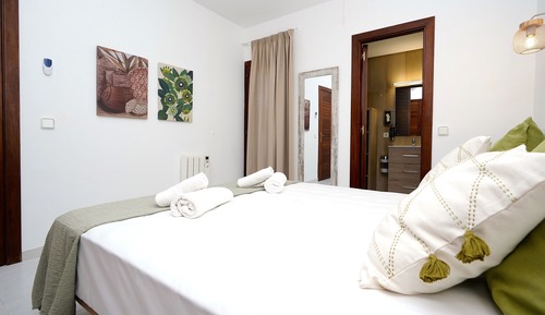Apartamento estándar, 2 habitaciones, terraza, vistas parciales al mar
