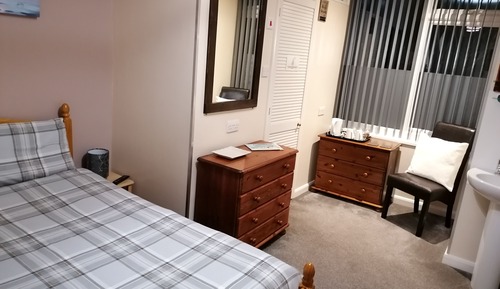 Habitación Confort doble, 1 cama doble, vistas al jardín, planta baja