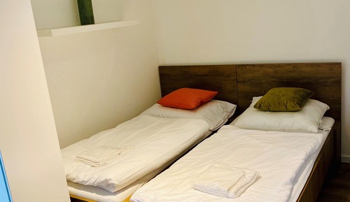 Apartamento básico, terraza (AP 13)