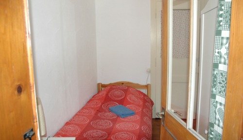 Habitación individual, baño compartido