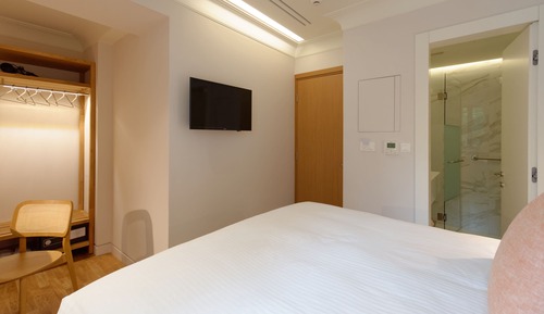 Compact niche Room