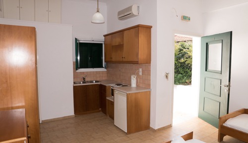 Estudio económico, 3 camas individuales, vistas al jardín