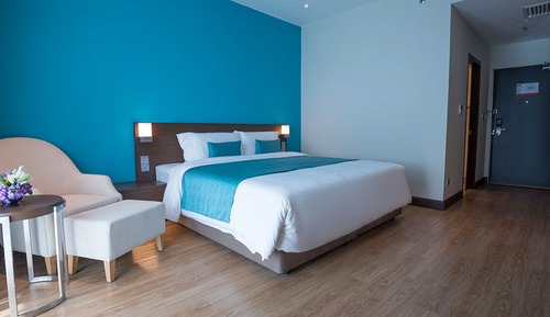 Habitación superior, 2 camas de matrimonio, vistas al río