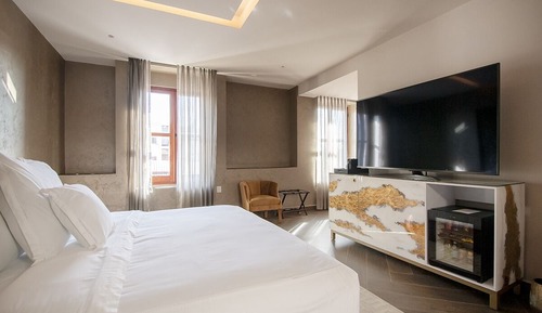Habitación Deluxe, 1 cama de matrimonio grande, bañera, vistas a la ciudad