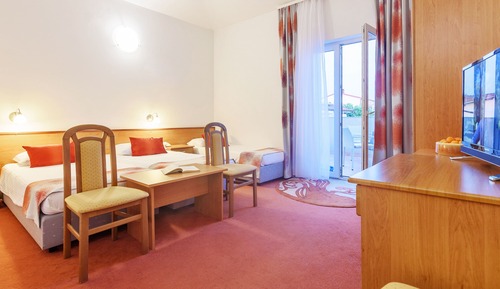 Habitación triple, balcón
