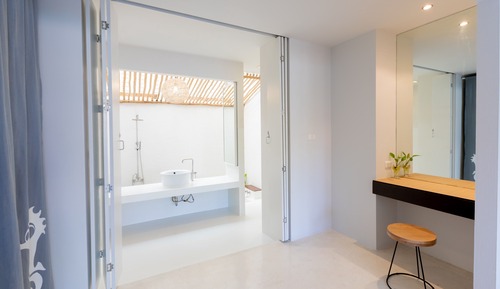 Habitación Deluxe doble, 1 cama de matrimonio grande, vistas a la piscina, planta baja