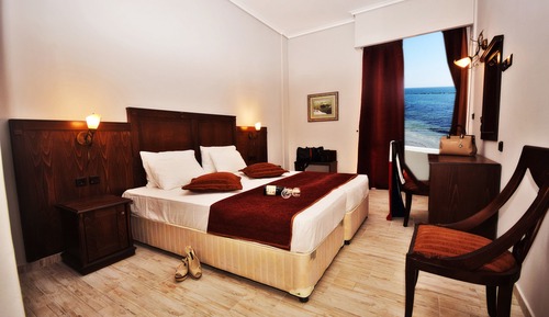 Habitación estándar con 1 cama doble o 2 individuales, vistas al mar