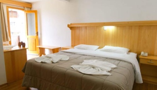 Habitación con 1 cama doble o 2 individuales, 1 cama doble o 2 individuales