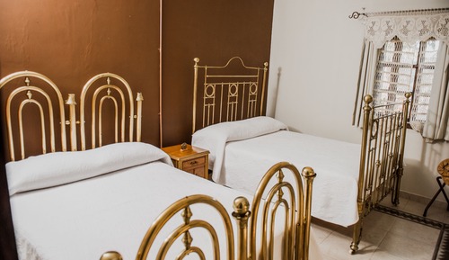 Habitación tradicional, 2 camas de matrimonio, no fumadores, vistas al patio