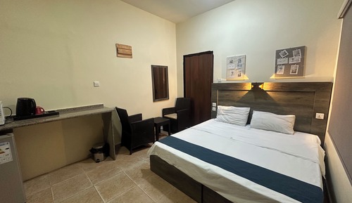 Habitación económica con 1 cama doble o 2 individuales, terraza, vistas al mar