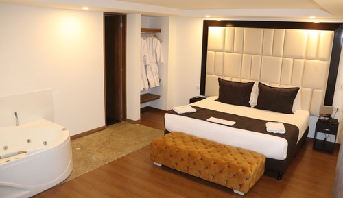 Suite de lujo, 1 cama de matrimonio grande, no fumadores, vistas a la ciudad