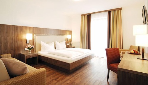 Suite, Balcony (4)
