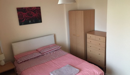 Habitación con 2 camas individuales