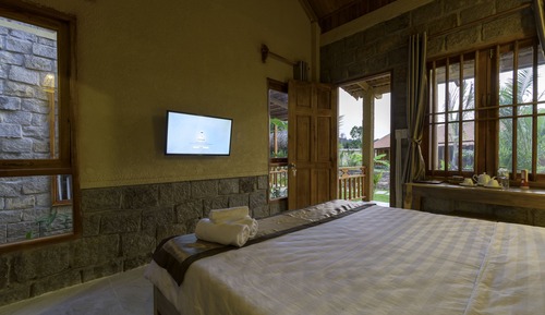 Habitación estándar doble, 1 cama de matrimonio grande, no fumadores, vistas al jardín