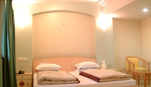 Habitación Premium, 1 cama de matrimonio, fumadores, vistas a la piscina