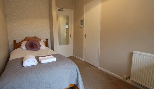 Habitación individual, baño privado (Room 2)