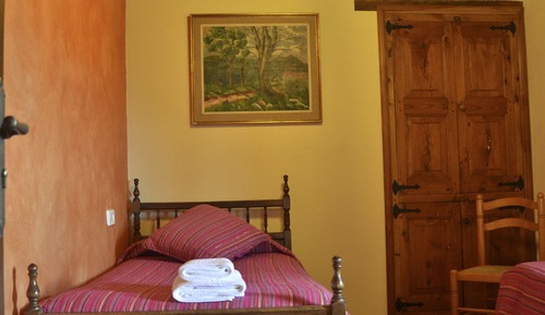 Habitación individual básica, 1 cama individual, baño compartido (Espígol)