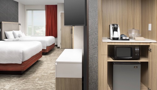Suite, 2 camas de matrimonio (Mobility Accessible, Tub)