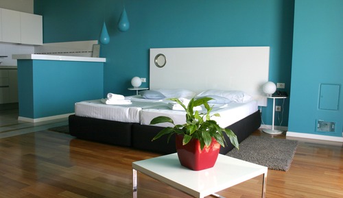 Estudio superior, 1 cama de matrimonio grande con sofá cama, vistas al mar, mirando al mar