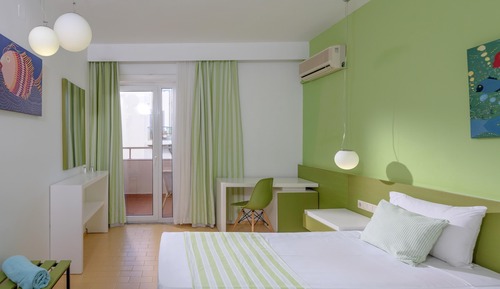 Habitación estándar con 1 cama doble o 2 individuales