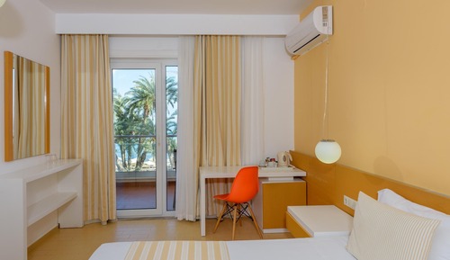 Habitación con 1 cama doble o 2 individuales, vistas al mar