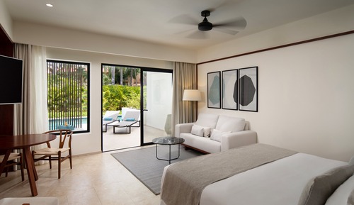 Honeymoon Junior Suite Swim Up