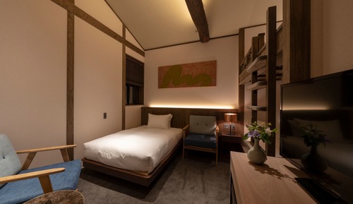Habitación triple (KAZE)