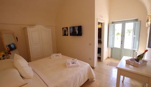 Suite, vistas al jardín (Luna)