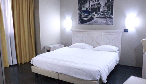 Habitación estándar con 1 cama doble o 2 individuales, no fumadores