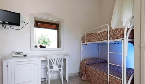 Habitación cuádruple, accesible para personas con discapacidad (Melograno)