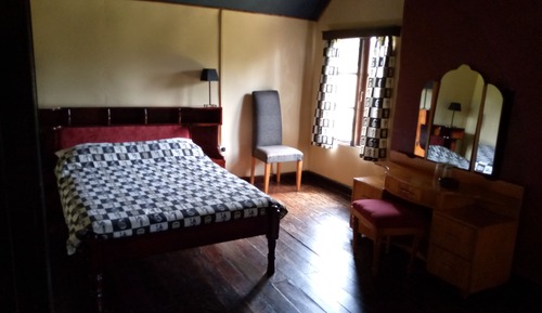 Habitación económica con 1 cama doble o 2 individuales, 2 camas individuales