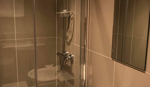 Habitación doble, baño privado