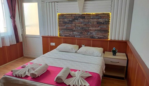 Habitación estándar con 1 cama doble o 2 individuales