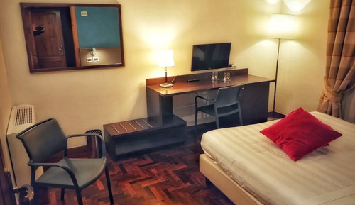 Habitación clásica con 1 cama doble o 2 individuales