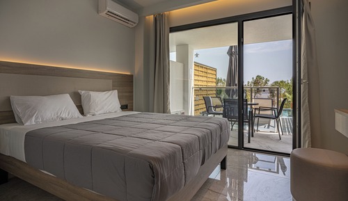 Apartamento superior, 1 habitación, piscina privada, planta baja (Swim Up)