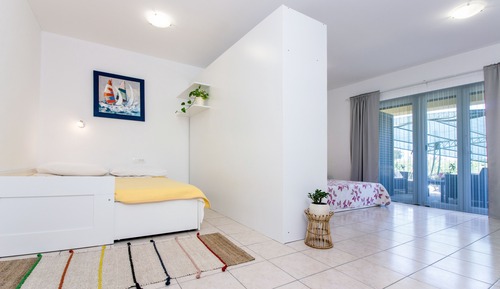 Apartamento familiar, vistas al patio