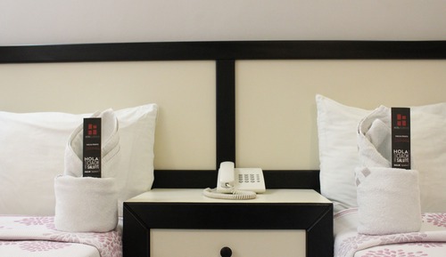Habitación básica con 2 camas individuales
