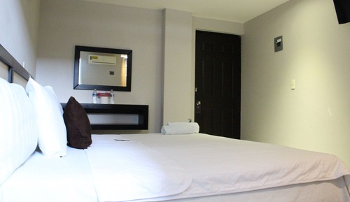 Habitación superior, 1 cama de matrimonio grande, no fumadores