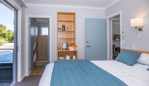 Superior Double Room, 1 Queen Bed, Canal View