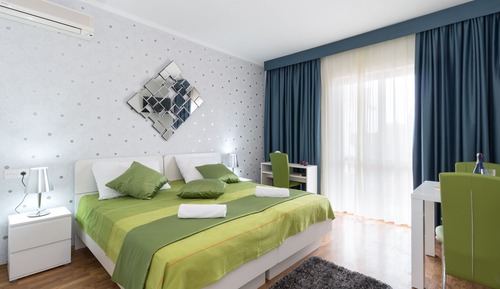 Estudio básico, balcón