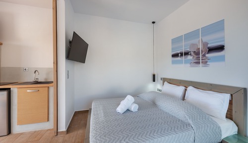 Suite estudio junior, piscina privada, vistas al mar