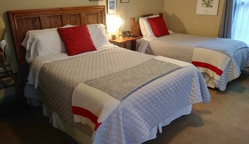 Habitación con 2 camas individuales