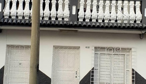 Apartamento económico, 2 camas de matrimonio, balcón, vistas a la ciudad